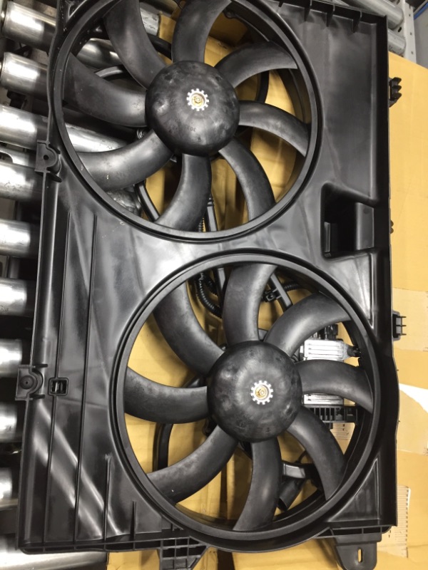 Photo 3 of AUTOMOTIVE COOLING FAN ASSY