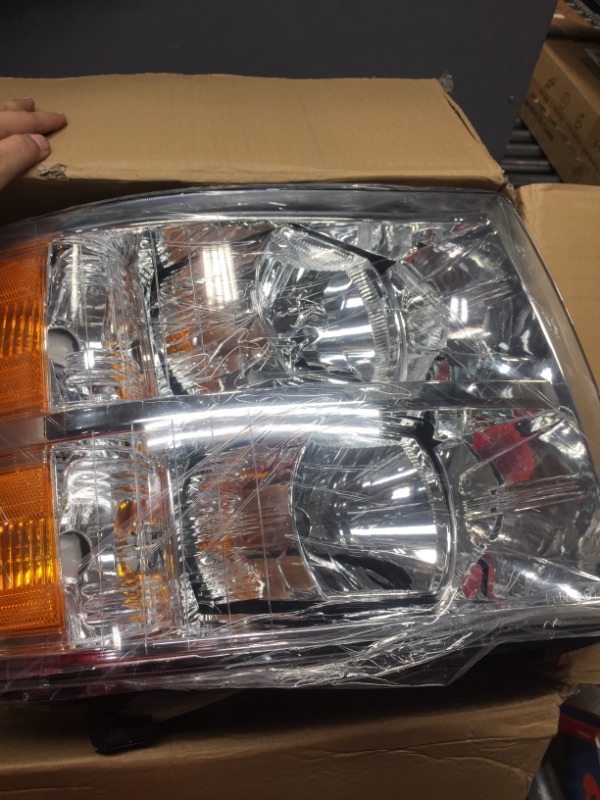 Photo 5 of ADCARLIGHTS 2007-2014 Silverado Headlight Assembly for 07-13 Chevy Silverado 1500 / 07-14 Silverado 2500HD 3500HD Clear Lens Black Housing with Amber Reflector Headlamp Replacement Left and Right OE Replacement B-Black Housing Amber Reflector Clear Lens