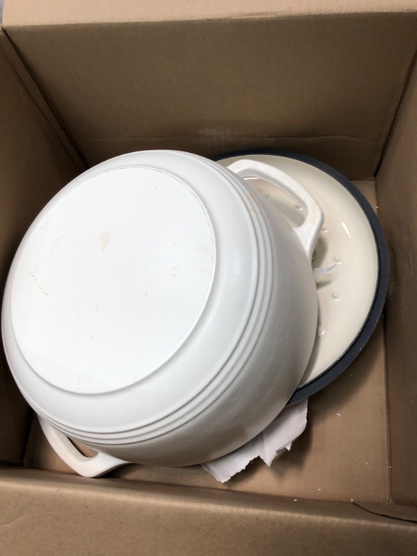 Photo 2 of Amazon Basics Enameled Cast Iron Covered Dutch Oven, 6-Quart, Matte White Matte White 6-Quart Oven