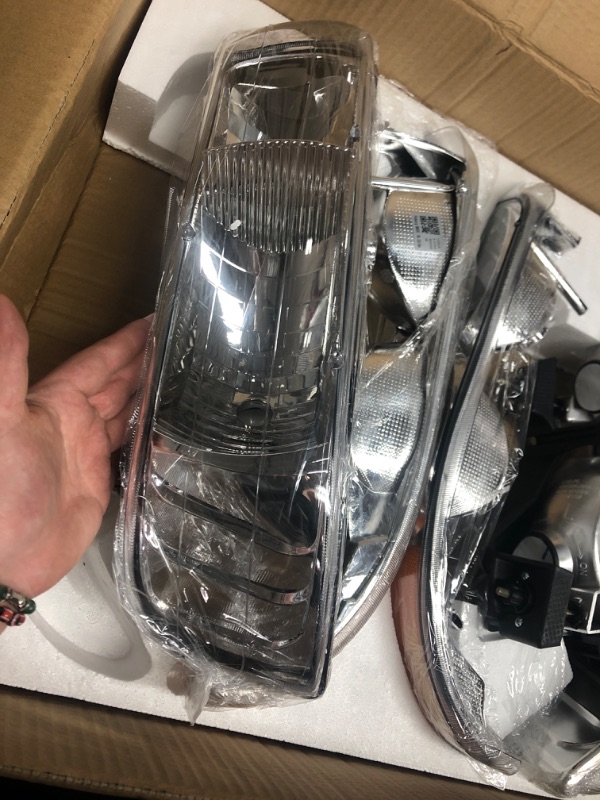 Photo 4 of ADCARLIGHTS Headlight Assembly for 1999-2002 Chevy Silverado 1500 2500/2001-2002 Chevy Silverado 1500HD 2500HD 3500/2000-2006 Tahoe Suburban 1500 2500 Chrome Housing with Amber Reflector OE Type Chrome Housing Amber Reflector