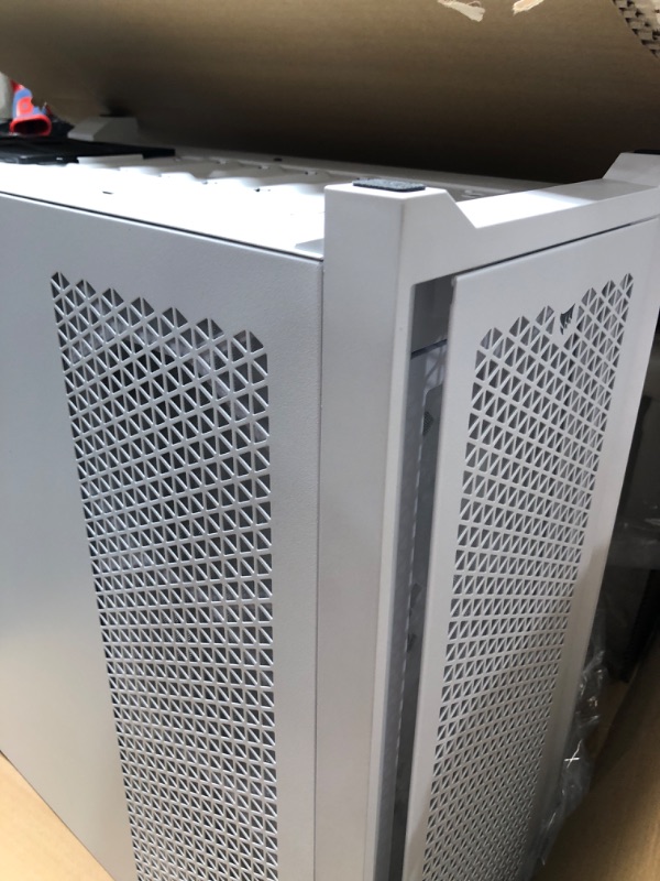 Photo 3 of iCUE 5000D RGB AIRFLOW ATX Mid-Tower Case