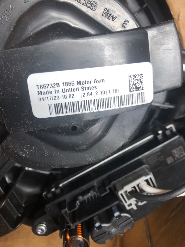 Photo 2 of ACDelco GM Original Equipment 84861776 Blower Motor