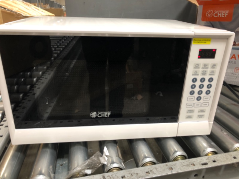 Photo 2 of ***TESTED/ POWERS ON***Commercial Chef CHM990W 900 Watt Counter Top Microwave Oven, 0.9 Cubic Feet, White Cabinet White 0.9 Cubic Feet