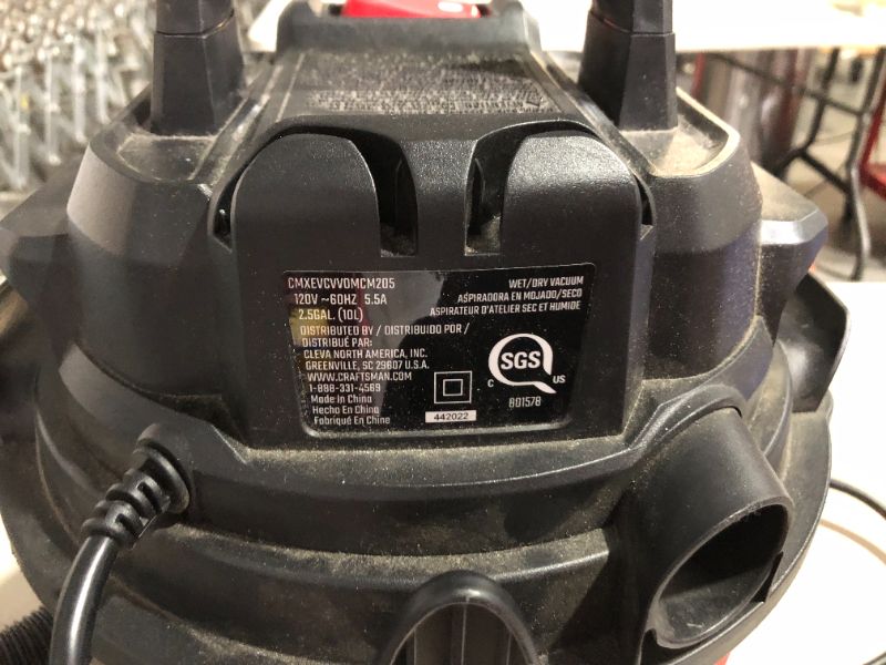 Photo 3 of ***NONFUNCTINOAL - WON'T TURN ON - FOR PARTS***
Craftsman 2.5-Gallons 2-HP Corded Wet/Dry Shop Vacuum with Accessories Included