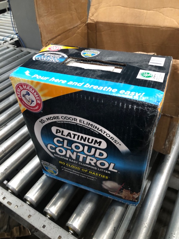 Photo 2 of **MINOR WEAR & TEAR**Arm & Hammer Cloud Control Platinum Multi-Cat Clumping Cat Litter with Hypoallergenic Light Scent, 14 Days of Odor Control, 37 lbs 37 Pounds