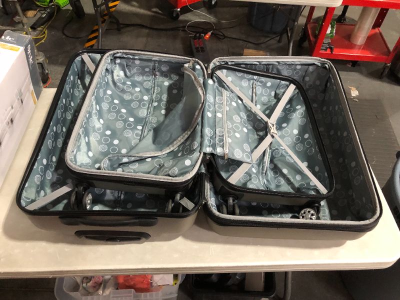 Photo 7 of [READ NOTES]
Rockland Melbourne Hardside Expandable Spinner Wheel Luggage, Silver, 2-Piece Set (20/28)