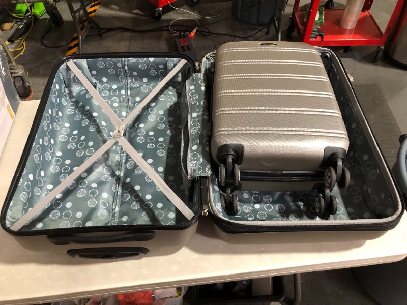 Photo 8 of [READ NOTES]
Rockland Melbourne Hardside Expandable Spinner Wheel Luggage, Silver, 2-Piece Set (20/28)