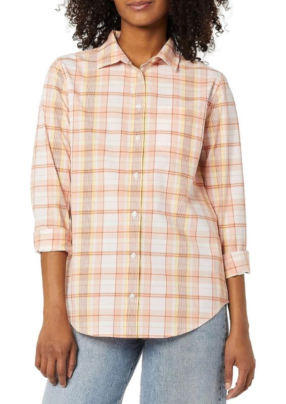 Photo 1 of Amazon Essentials Women's Classic-Fit Long-Sleeve Button-Down Poplin Shirt Small