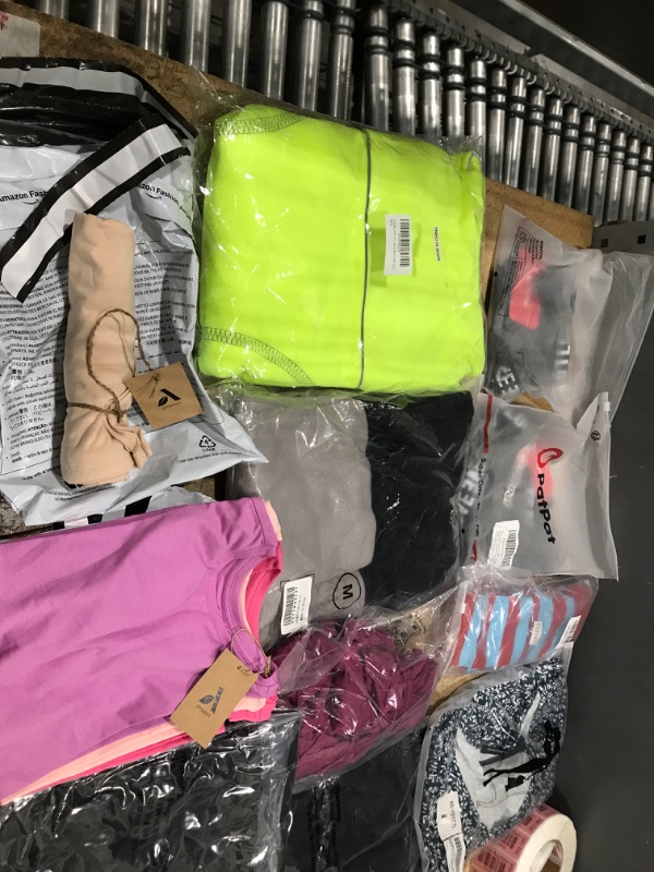 Photo 1 of 13 pcs womens clothes bundle Medium 