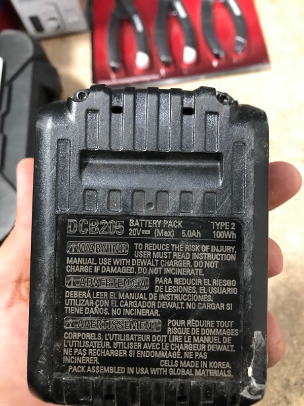 Photo 4 of 20V MAX XR Premium Lithium-Ion 5.0Ah Battery Pack
