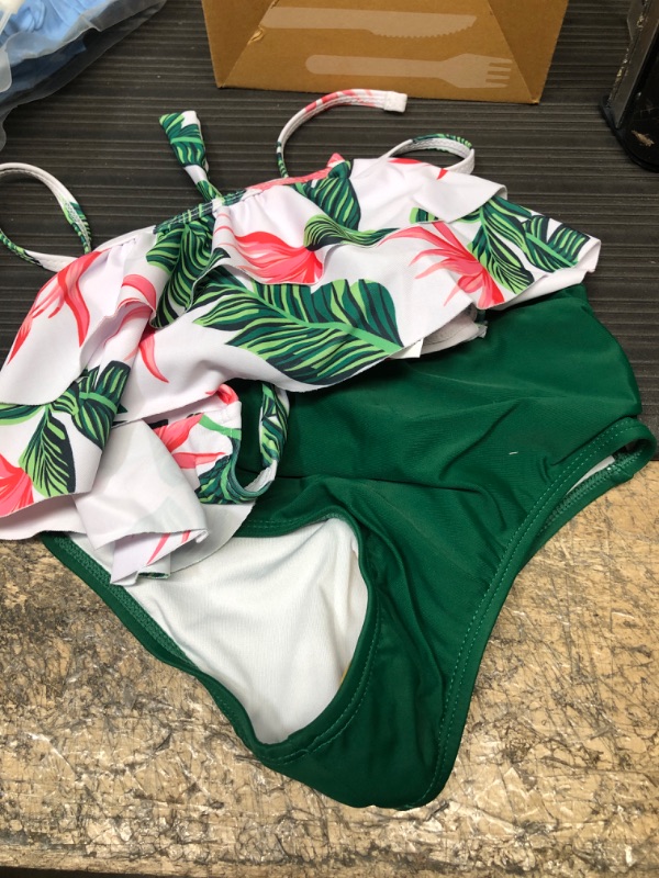 Photo 2 of KABETY Girls Swimsuit Two Pieces Bikini Set Ruffle Falbala Swimwear Bathing Suits 2T Green