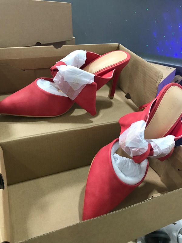 Photo 1 of size 9 pointed toe w bow red