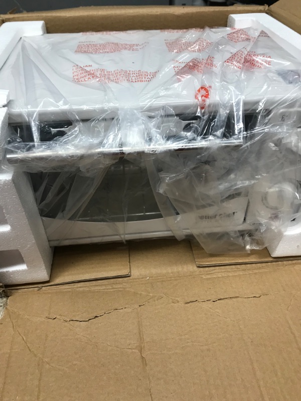 Photo 2 of (USED AND DOOR DONT STAY SHUT) Better Chef Basic Toaster Oven | 4-Slice | 60-Minute Timer | Slide Out Rack | Bake Tray | Broil (White)