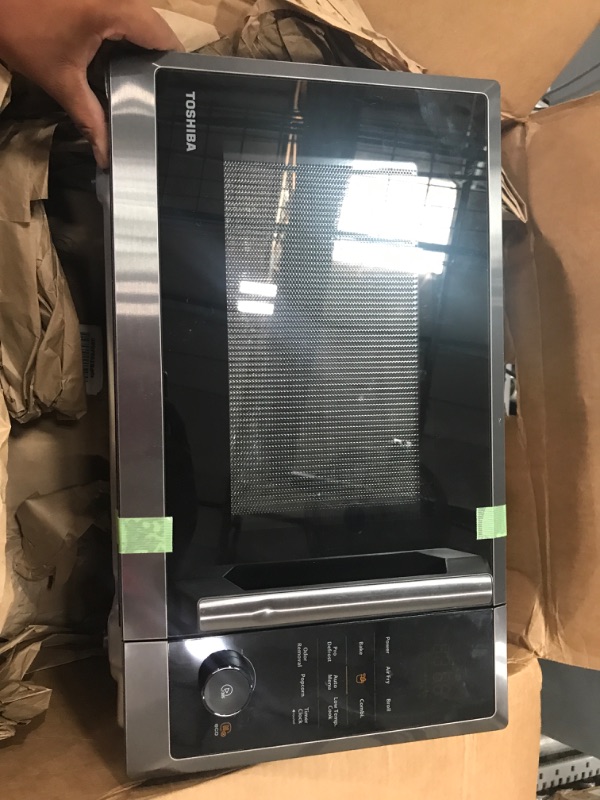 Photo 2 of **MINOR SHIPPING DAMAGE**TOSHIBA Air Fryer Combo 8-in-1 Countertop Microwave Oven, Convection, Broil, Odor removal, Mute Function, 12.4" Position Memory Turntable with 1.0 Cu.ft, Black stainless steel, ML2-EC10SA(BS)
