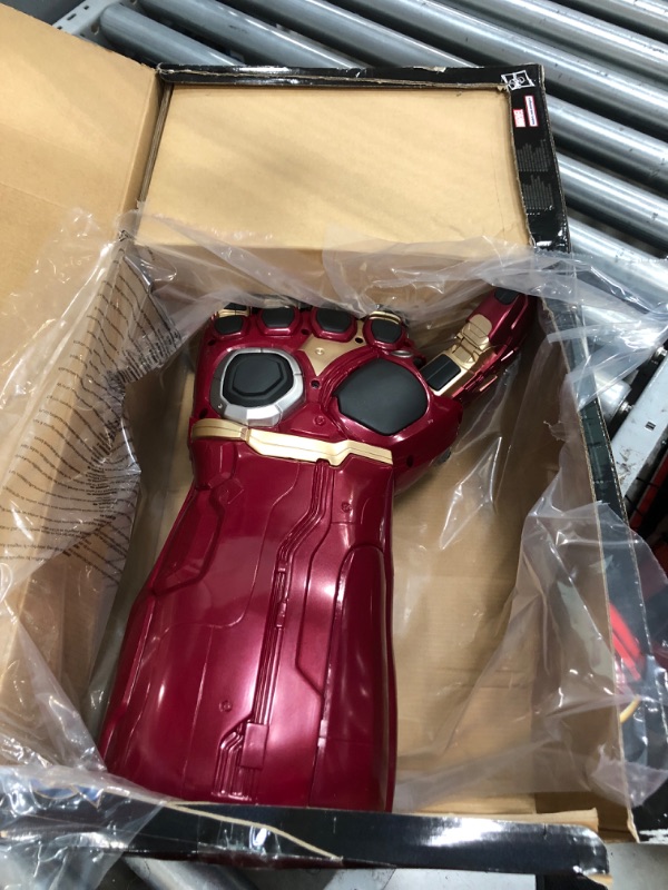 Photo 2 of Avengers Marvel Legends Series Endgame Power Gauntlet Articulated Electronic Fist,Brown,18 years and up
