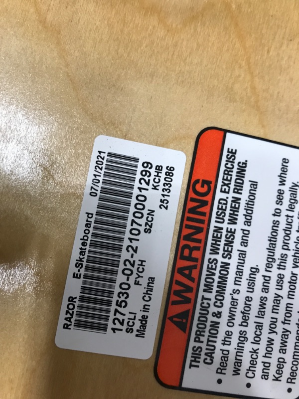 Photo 4 of **MISSING POWER CORD, UNABLE TO TEST***
RazorX Electric Skateboard Black Cruiser Skateboard Frustration-free Packaging