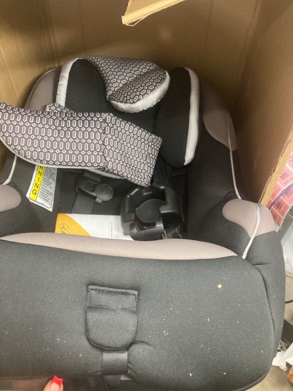 Photo 1 of ***USED - DIRTY - SEE NOTES***
Graco - Slimfit All-in-One Convertible Car Seat, Darcie
