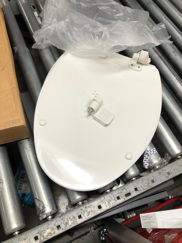 Photo 2 of **PARTS ONLY**
Mayfair 1847SLOW 000 Kendall Slow-Close, Removable Enameled Wood Toilet Seat That Will Never Loosen, 1 Pack ELONGATED - Premium Hinge, White White ELONGATED Toilet Seat