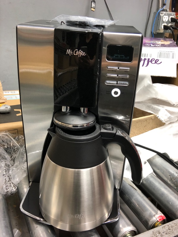 Photo 2 of **WATER RESEVOIR IS FRACTURED***
10-Cup Coffee Maker with Thermal Carafe