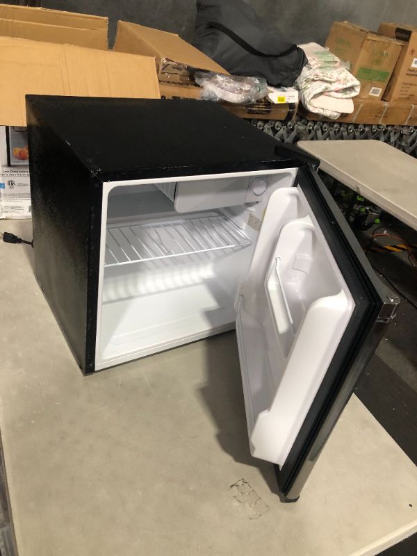Photo 2 of * powers on but does not cool * sold for parts * repair *
Frigidaire EFR182 1.6 Cu ft Stainless Steel Mini fridge. Perfect for Home or The Office. Platinum Series