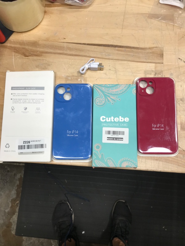 Photo 1 of 5 Piece Phone Bundle