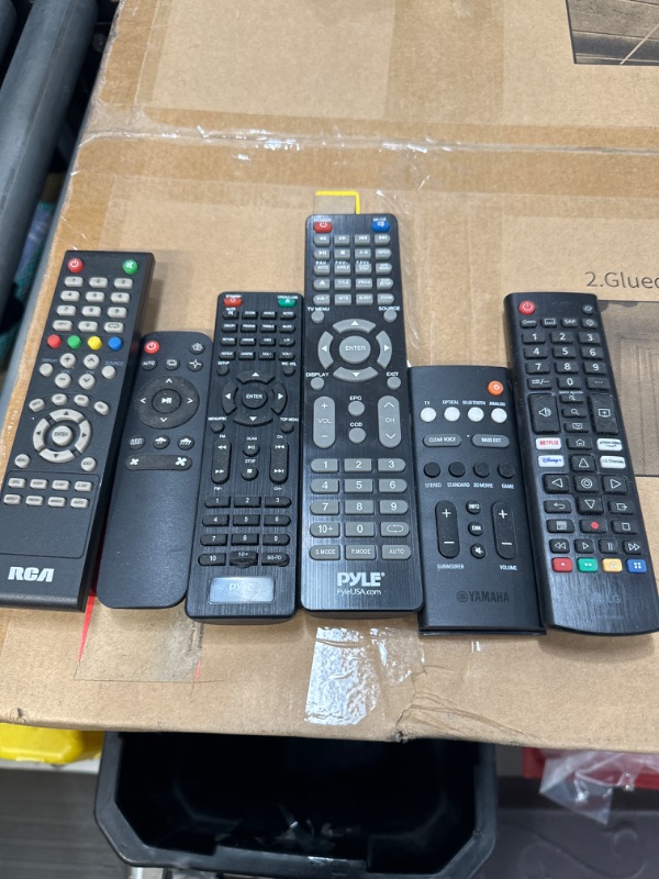 Photo 1 of Bundle of 6 assorted remotes.