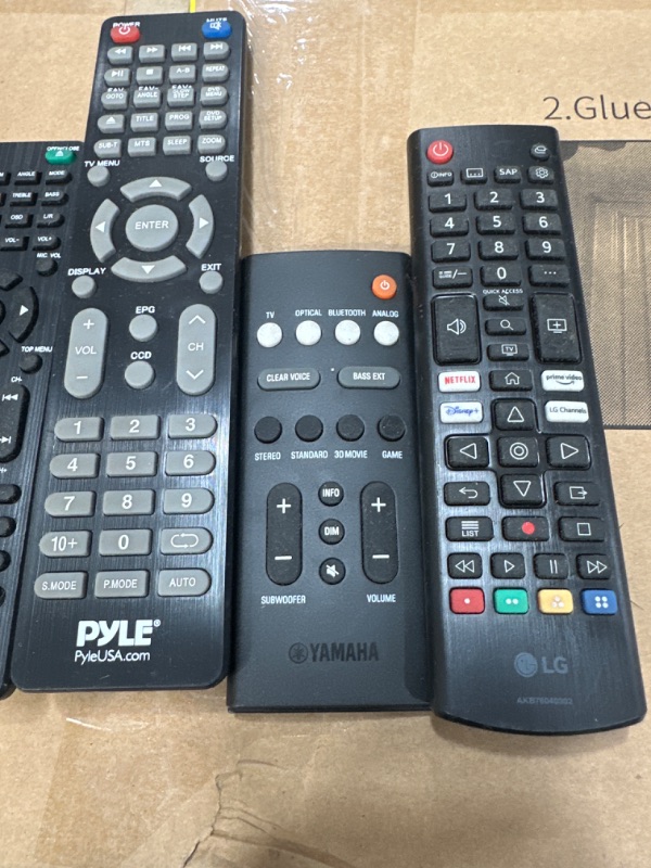 Photo 1 of Bundle of 6 assorted remotes.