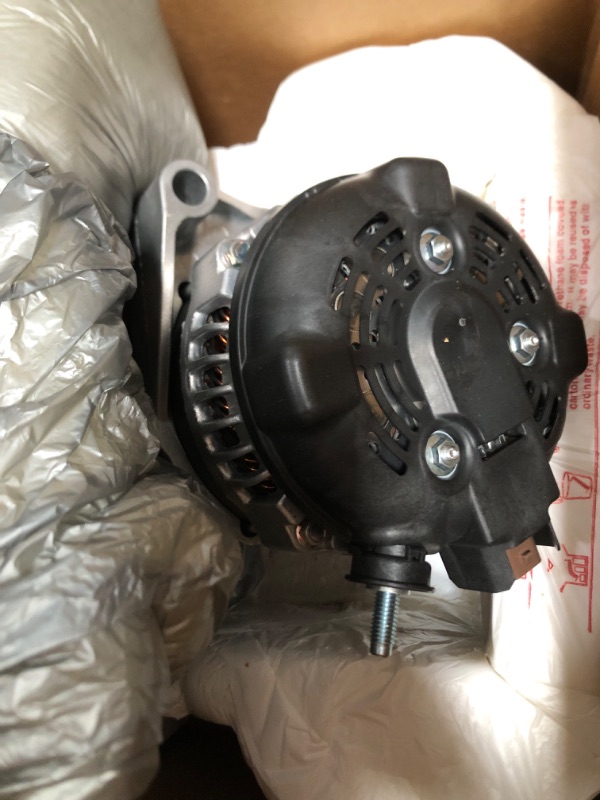 Photo 1 of ACDelco 84143543 Alternator