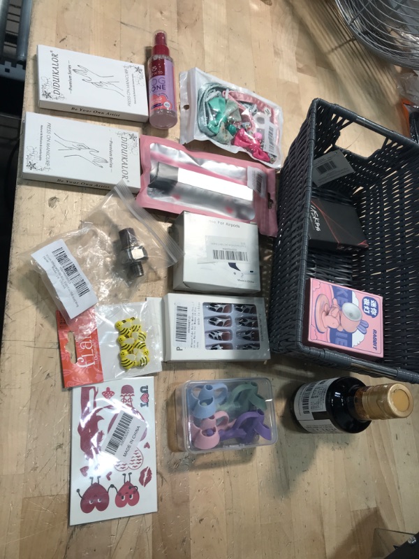 Photo 1 of ***Bundle of home goods/accessories - 15 items 
