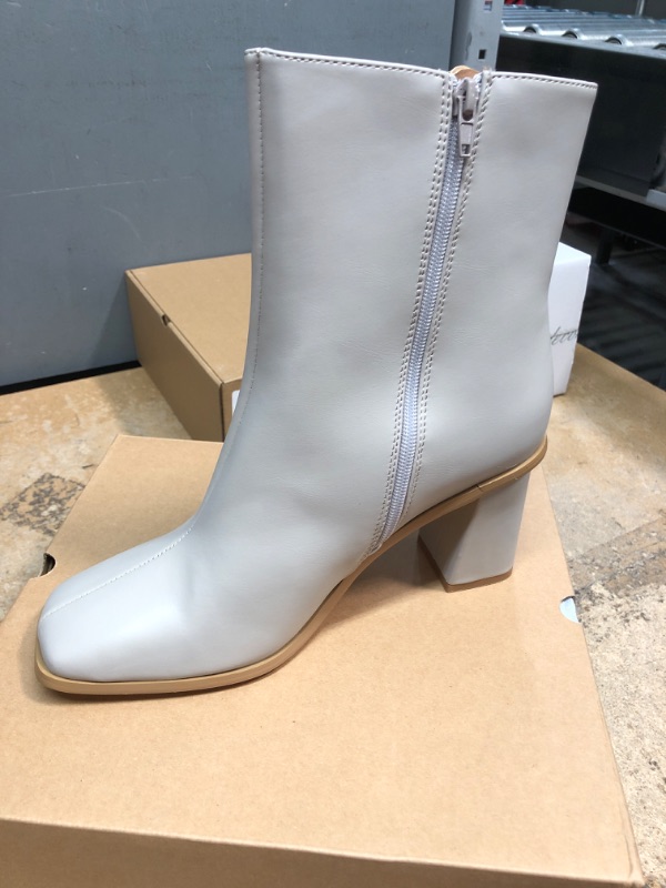 Photo 1 of Alohas Women's West Cape Boots