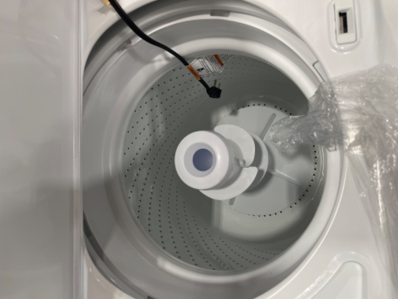 Photo 4 of Whirlpool 3.5-cu ft High Efficiency Agitator Top-Load Washer (White)