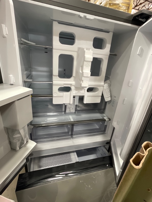 Photo 4 of Samsung Bespoke 30.1-cu ft Smart French Door Refrigerator with Dual Ice Maker and Door within Door (White Glass- All Panels) ENERGY STAR