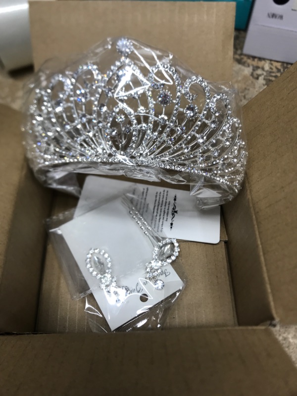 Photo 2 of 
Wecoe Birthday Crown for Women Silver Crown Queen Crown Princess Crown Wedding Hair Accessories for Brides Girl Tiaras and Crowns Happy Birthday
ALL-OCCASIONS: Exquisite silver crown that you can't miss! Graceful look, make you feel like a queen on your 