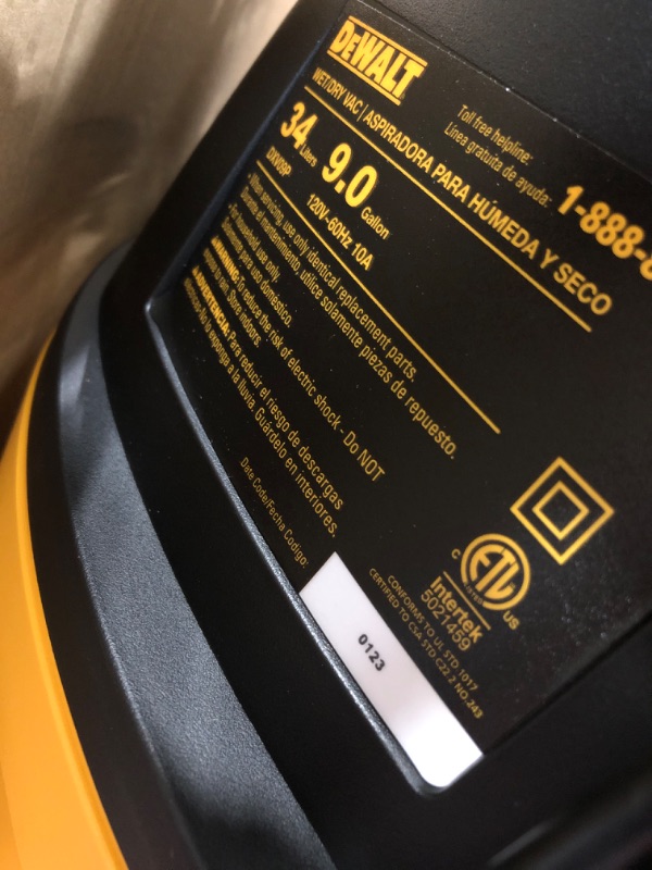 Photo 3 of * powers on * 
DEWALT DXV09P 9 gallon Poly Wet/Dry Vac, Yellow