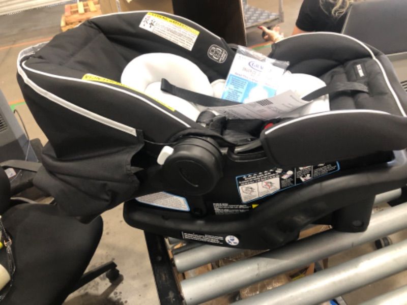 Photo 2 of *USED* Graco SnugRide 35 Lite LX Infant Car Seat, Studio SnugRide 1 Count (Pack of 1) Studio