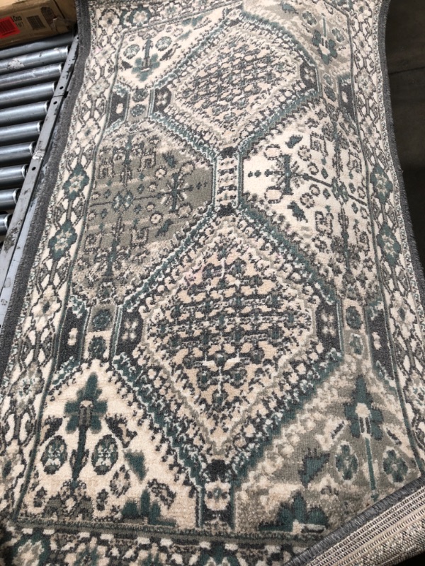 Photo 1 of 3FT X 5 FT VINTAGE GRAYISH RUG 