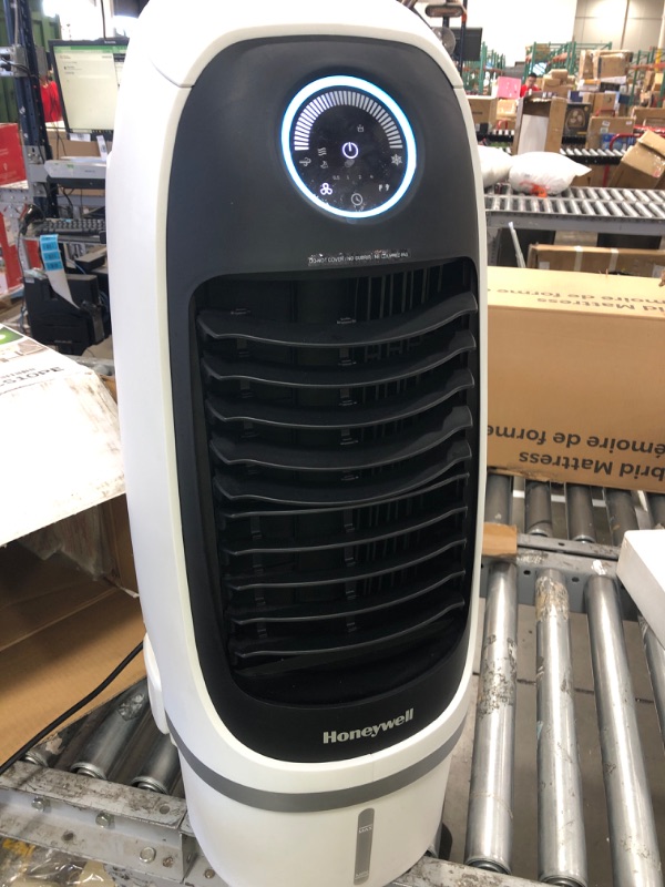 Photo 2 of **PARTS ONLY, MOTOR NON-FUNCTIONAL** Honeywell 460-CFM 3-Speed Indoor Portable Evaporative Cooler for 280-sq ft (Motor Included) 460 CFM