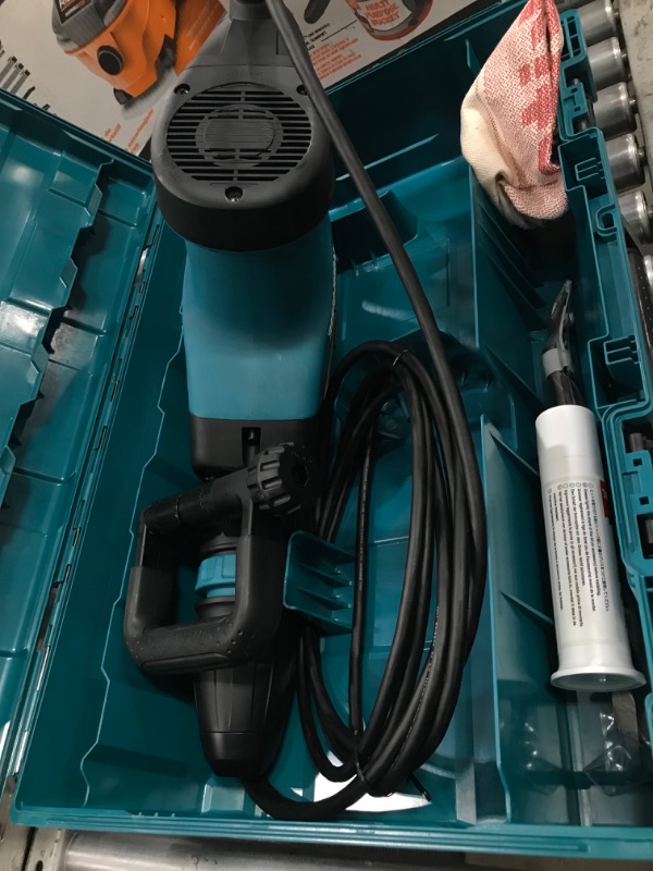 Photo 3 of Makita HM1203C 20 lb. Demolition Hammer, accepts SDS-MAX bits Tool Only