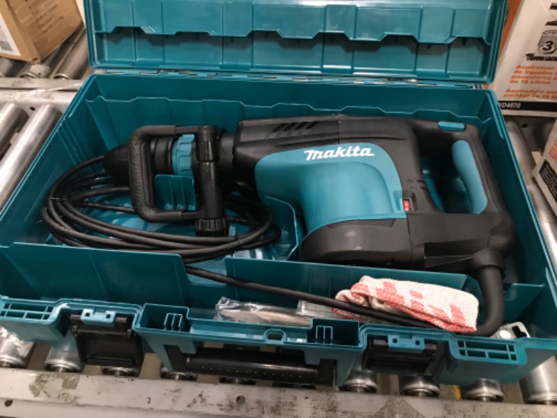 Photo 7 of Makita HM1203C 20 lb. Demolition Hammer, accepts SDS-MAX bits Tool Only