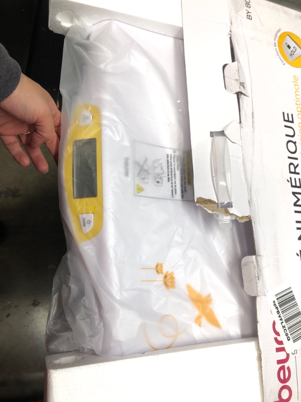 Photo 2 of Beurer BY80 Digital Baby Scale, Infant Scale for Weighing in Pounds, Ounces, or Kilograms up to 44 lbs, Newborn Scale with Hold Function, Pet Scale for Cats and Dogs