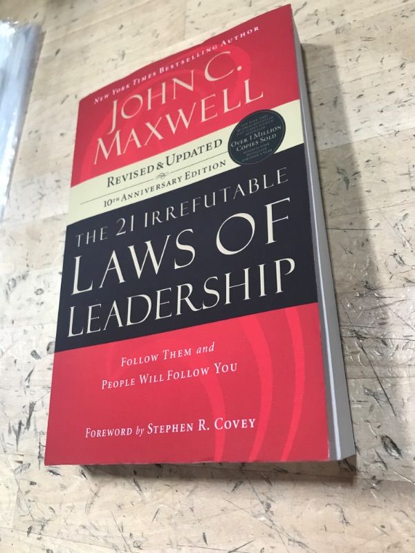 Photo 1 of 21 IRREFUTABLE LAWS OF LEADERSHIP - Paperback
