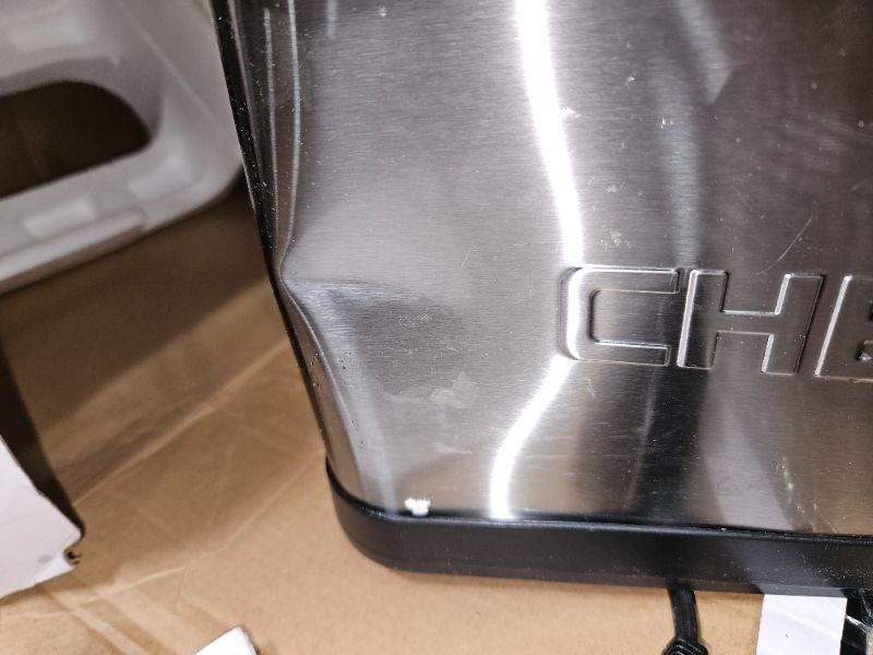 Photo 1 of (DENT ON CORNER) Chefman Jumbo Size Deep Fryer with Temperature Control XL 4.5 QT Capacity 