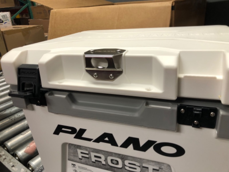 Photo 2 of **DAMAGE**
PLANO Cooler FROST 21QT/19,9L
