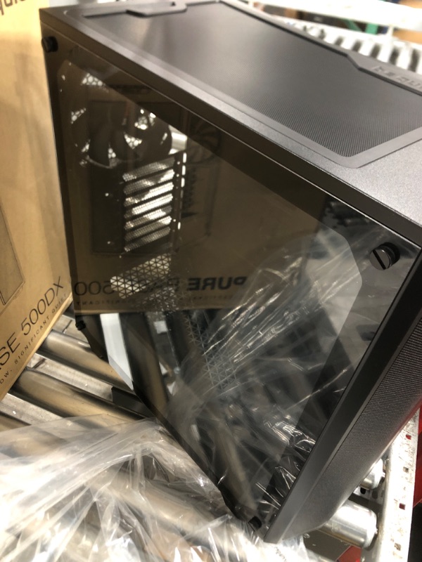 Photo 3 of HAS DAMAGE TO CASE******
be quiet! Pure Base 500DX Black, Mid Tower ATX case, ARGB, 3 pre-installed Pure Wings 2, BGW37, tempered glass window BGW37 Case