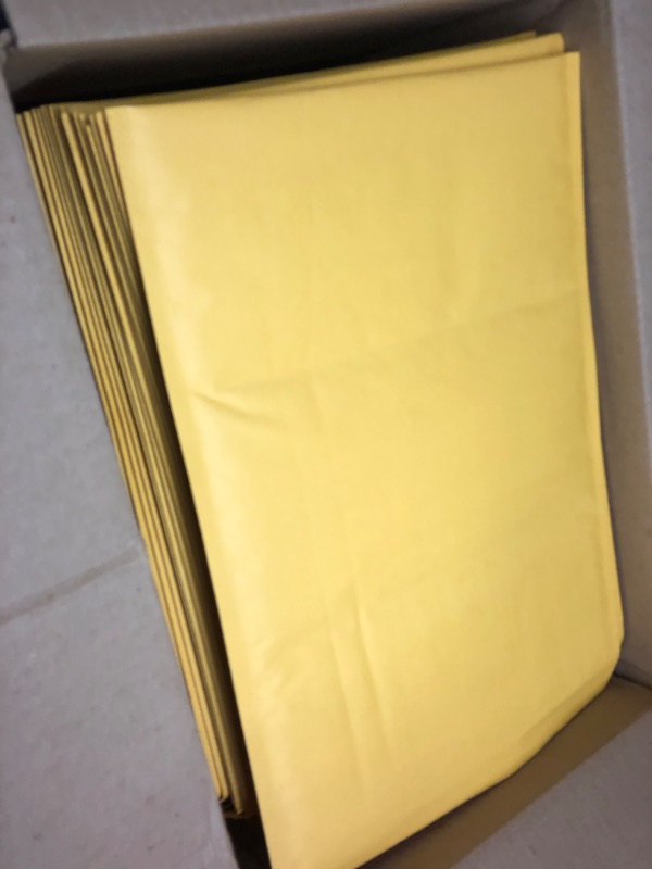 Photo 2 of Amazon Basics Kraft Bubble Mailer, 8.5" x 12" (Internal Size - 8.25" x 11"), 50-Pack 50 pack 8.5" x 12"