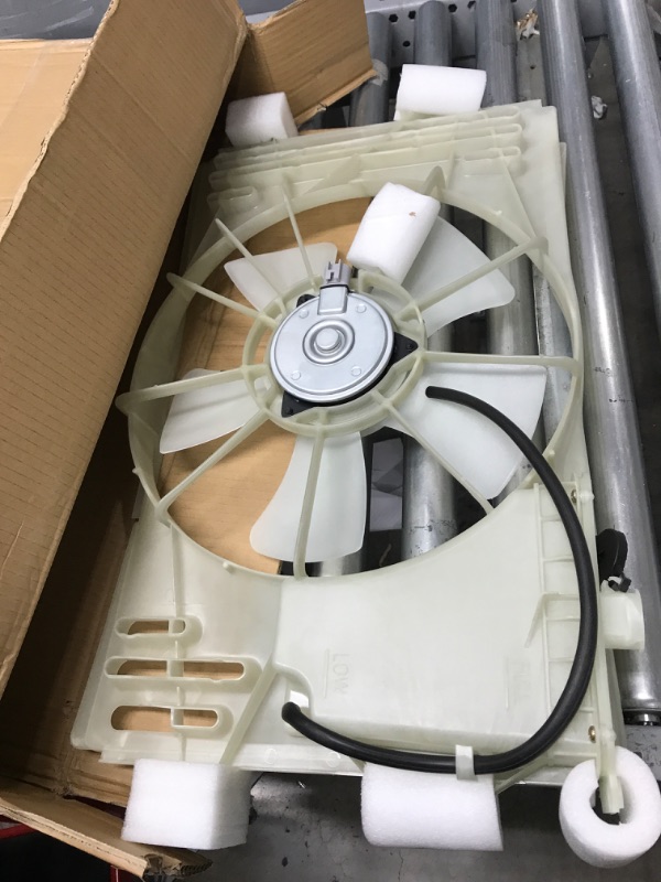 Photo 1 of Dorman 620-546 Engine Cooling Fan Assembly for Select Pontiac / Toyota Models