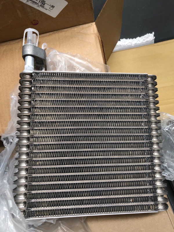 Photo 3 of GM Genuine Parts 15-62961 Air Conditioning Evaporator Core