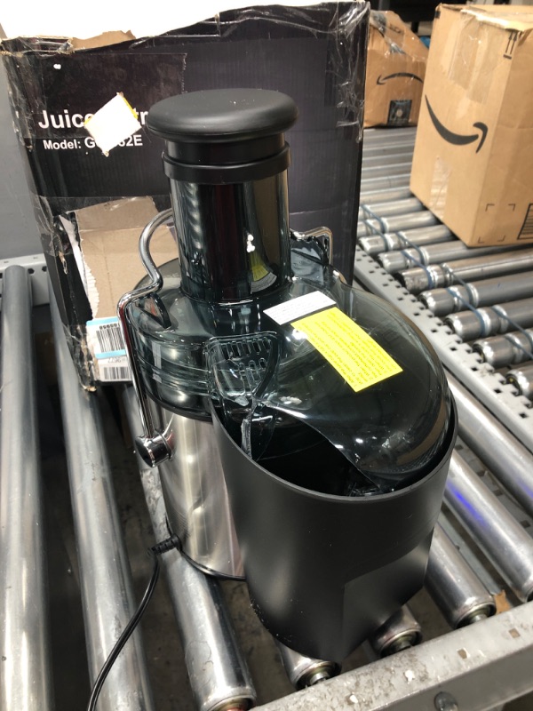 Photo 3 of *************DAMAGED TOP****************
Juicer Machines, FOHERE 1000W Juicer Whole Fruit and Vegetables, Quick Juicing Easy to Clean, 75MM Large Feed Chute, Dual Speed Setting and Non-Slip Feet, Silver