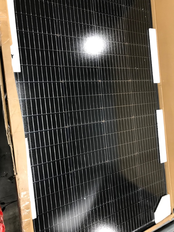 Photo 2 of 
JJN Bifacial 200 Watt Solar Panels 12V 10BB Monocrystalline Solar Panel High Efficiency Solar Module for RV Home Battery Charging Farm Trailer Camper Marine...
Size:200W 10BB Bifacial?Single?