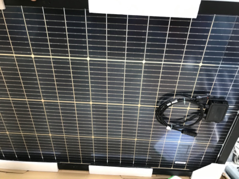 Photo 3 of 
JJN Bifacial 200 Watt Solar Panels 12V 10BB Monocrystalline Solar Panel High Efficiency Solar Module for RV Home Battery Charging Farm Trailer Camper Marine...
Size:200W 10BB Bifacial?Single?